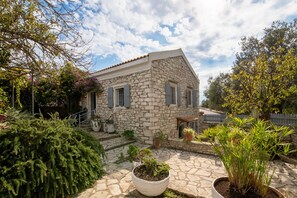 Exterior - Thodoros in Paxi with 3 bedrooms and 2 bathrooms (Paxi)