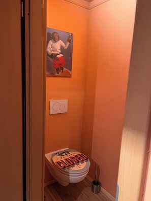 Shower, hair dryer, towels, soap - Apartment Villa Stern lots of space with two separate bedrooms/space for up to 4 p (Nidderau)