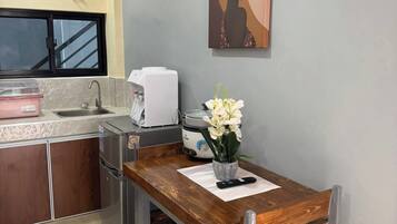 Fridge, dishwasher, cookware/dishes/utensils