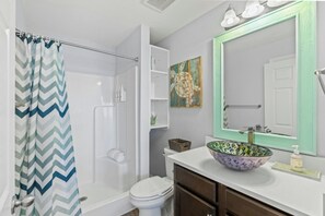 Shower - Marsh Villas 3P- 2BR-Beach Across The Street- Pool (North Myrtle Beach)