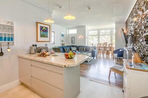 TV - 4 Bed in Looe (oc-l30051) (Looe)