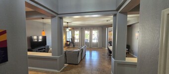 Private Heated pool & Hot tub Oasis!