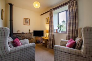 TV, fireplace - 1 Bed in Llanerchymedd (oc-wai212) (Carmel)