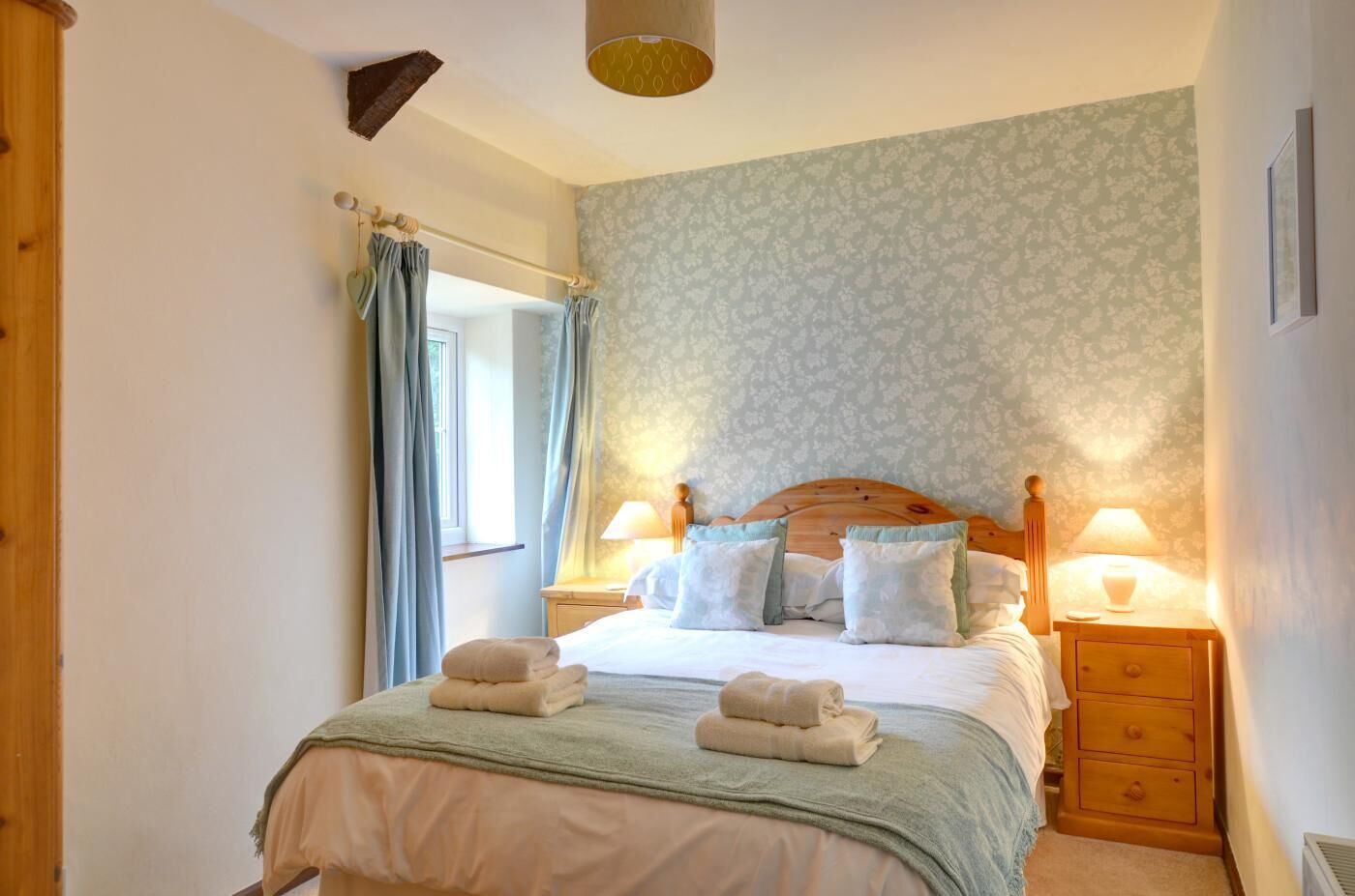 2 slaapkamers, een strijkplank/strijkijzer, gratis wifi, beddengoed
