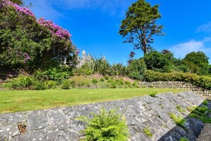 Property grounds - 3 Bed in Llanbedrog (oc-nantyc) (Llanbedrog)