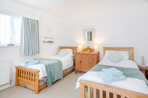 3 chambres, fer et planche à repasser, Wi-Fi gratuit, draps fournis