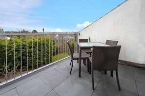 Outdoor dining - 2 Bed in Abersoch (oc-20caed) (Abersoch)