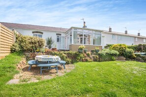 Outdoor dining - 4 Bed in Morfa Nefyn (oc-bow10) (Morfa Nefyn)