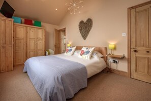 Iron/ironing board, travel crib, free WiFi, bed sheets - 4 Bed in Mynytho (oc-angmyn) (Mynytho)