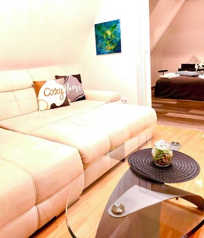 2 bedrooms, iron/ironing board, free WiFi, bed sheets - Large panorama suite with castle view terrace (Marburg)
