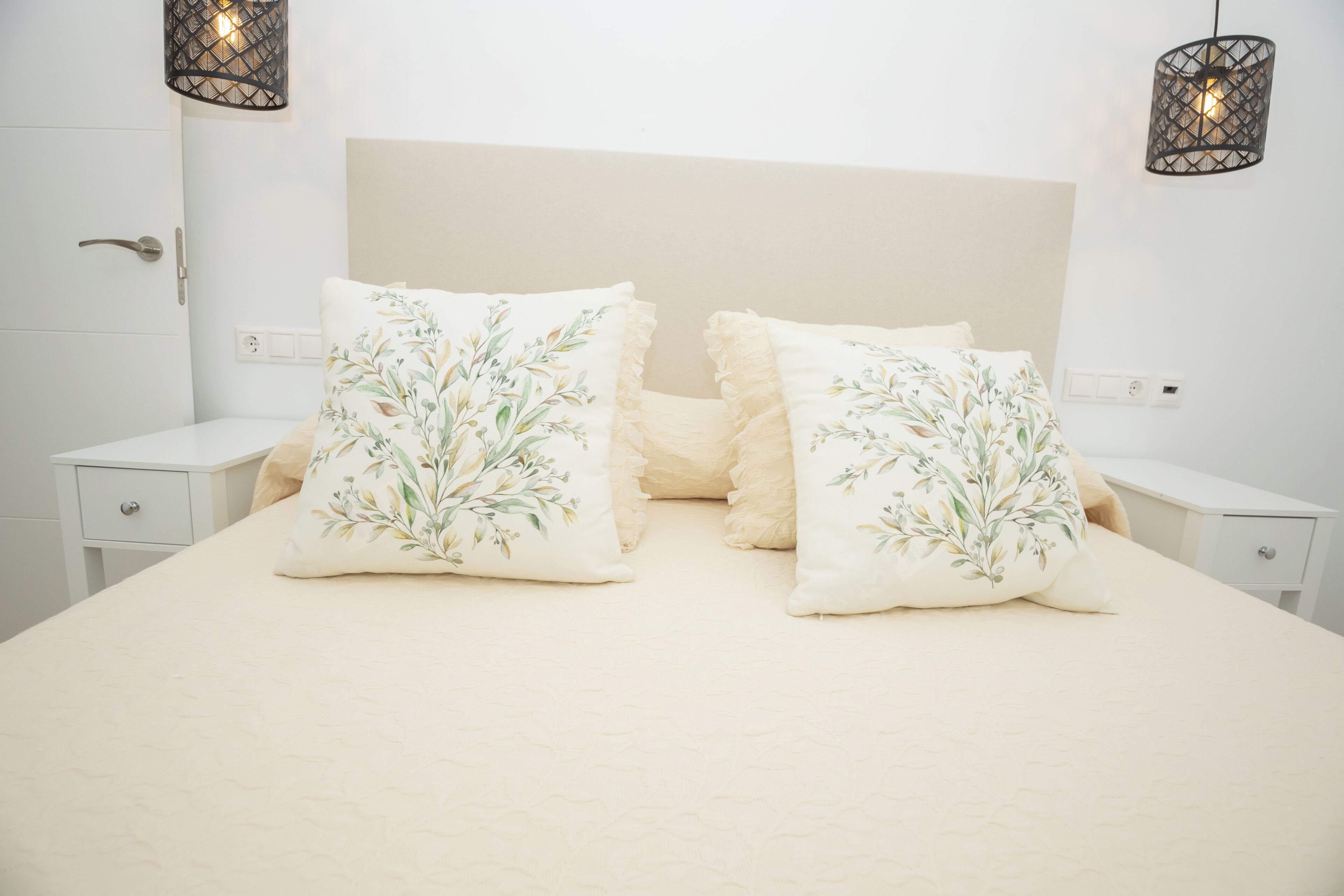 Suite | Blackout drapes, soundproofing, iron/ironing board, free WiFi