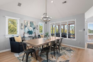Dining - Sea Pride: Pool | Hot Tub | TIki Bar | Volleyball (Corolla)