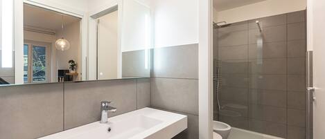 Apartment | Bathroom