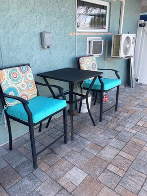 Outdoor dining - Cozy 1-bedroom studio in delightful Sarasota (Sarasota)