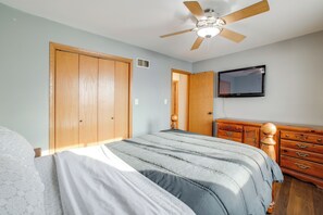 4 Schlafzimmer, Schreibtisch, Bügeleisen/Bügelbrett, Internetzugang