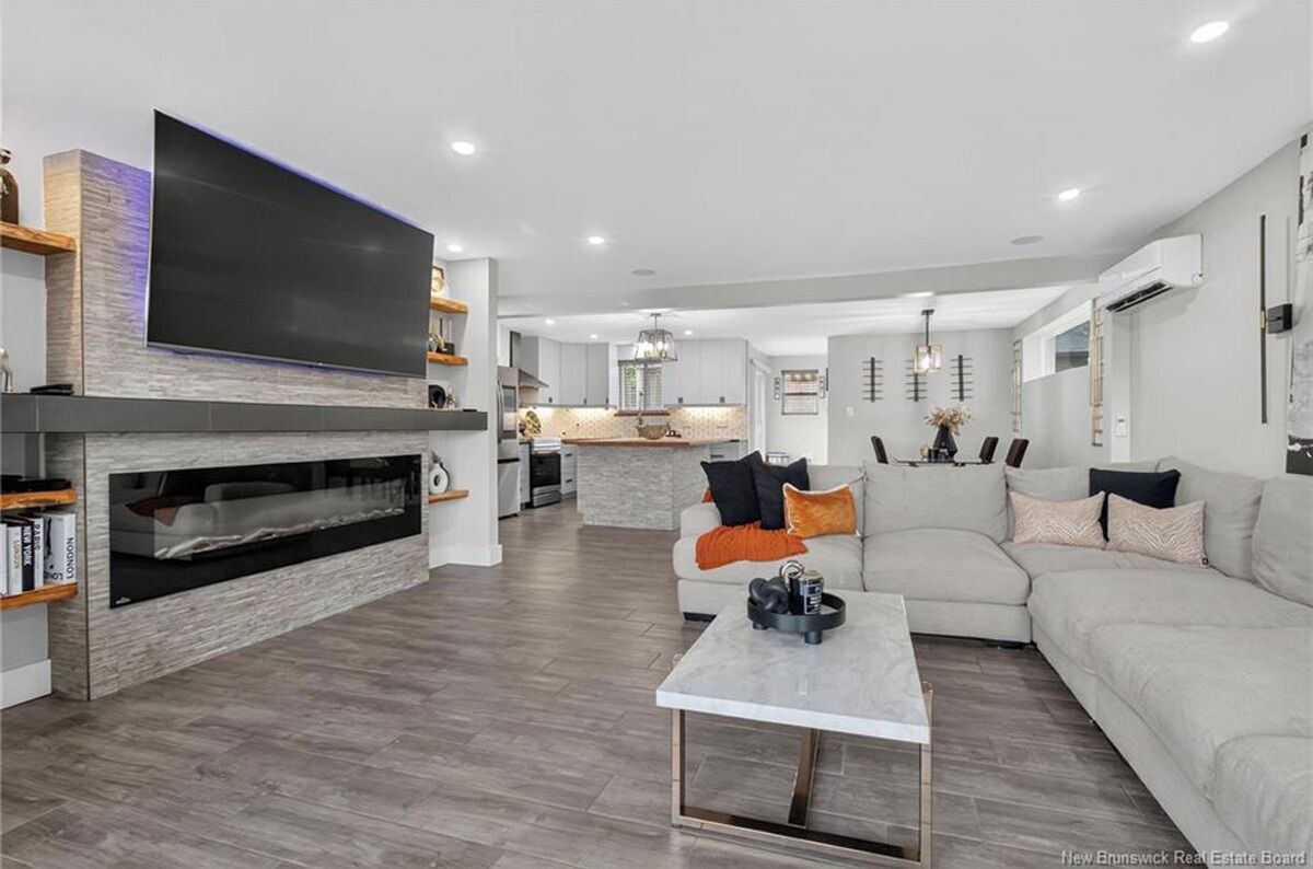 Smart TV, fireplace, video games, table tennis