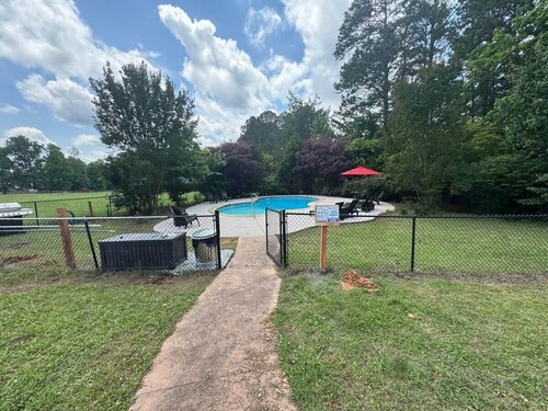 Indian Creek Farms Poolside Camper
