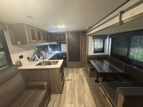 Indian Creek Farms Poolside Camper