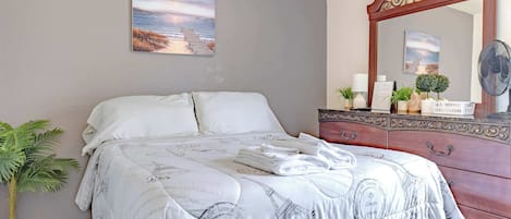 1 chambre, fer et planche à repasser, Wi-Fi, draps fournis