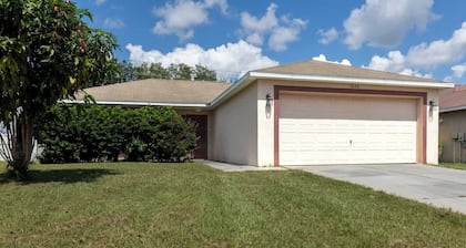 Peaceful Modern Room Near I4