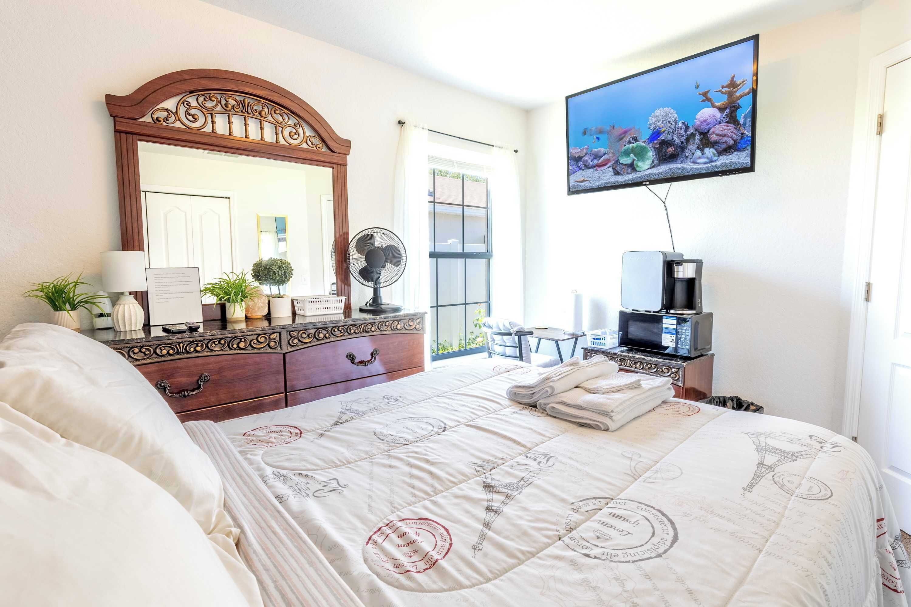 Iron/ironing board, WiFi, bed sheets