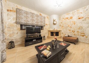 Interior - Impeccable 3-bed Villa in Anafonitria (Zakynthos)