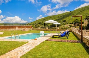 Una piscina techada