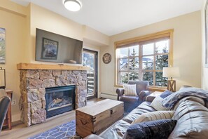Smart TV, fireplace - Mondern Passage Point Condo with Great views PP308 (Copper Mountain)