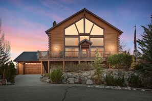 Exterior - Hawk Ridge Chalet in Big Bear Lake (Big Bear Lake)