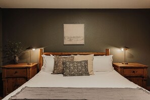 6 Schlafzimmer, Schreibtisch, Bügeleisen/Bügelbrett, WLAN