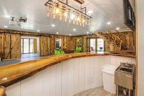 Interior - Riverfront Barndominium, Incredible Outdoor Space! (Townsend)