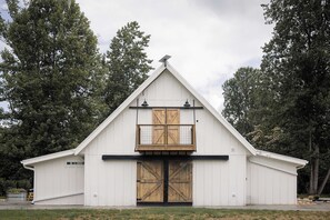 Exterior - Riverfront Barndominium, Incredible Outdoor Space! (Townsend)