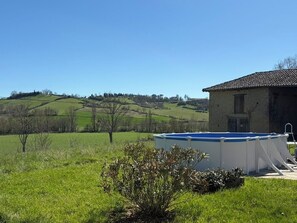 Bañera de hidromasaje al aire libre