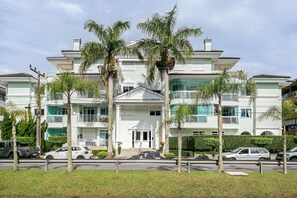 Exterior - Pool in Jurerê | WI-FI 500MB #JA43 (Florianópolis)