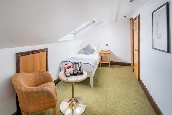 Standard Single Room | In-room safe, desk, laptop workspace, free WiFi - Abbey Hotel Shepherd's Bush (London)