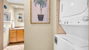 Interior - Across of Beach - Gorgeous 4th floor upgraded condo (Kihei)