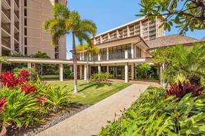 Exterior - Incredible Oceanfront Views - 6th Floor Retreat (Lahaina)
