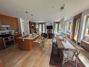 Interior - Luxury In-Town Penthouse Suite with beachfront Park, Ocean View (Eastsound)