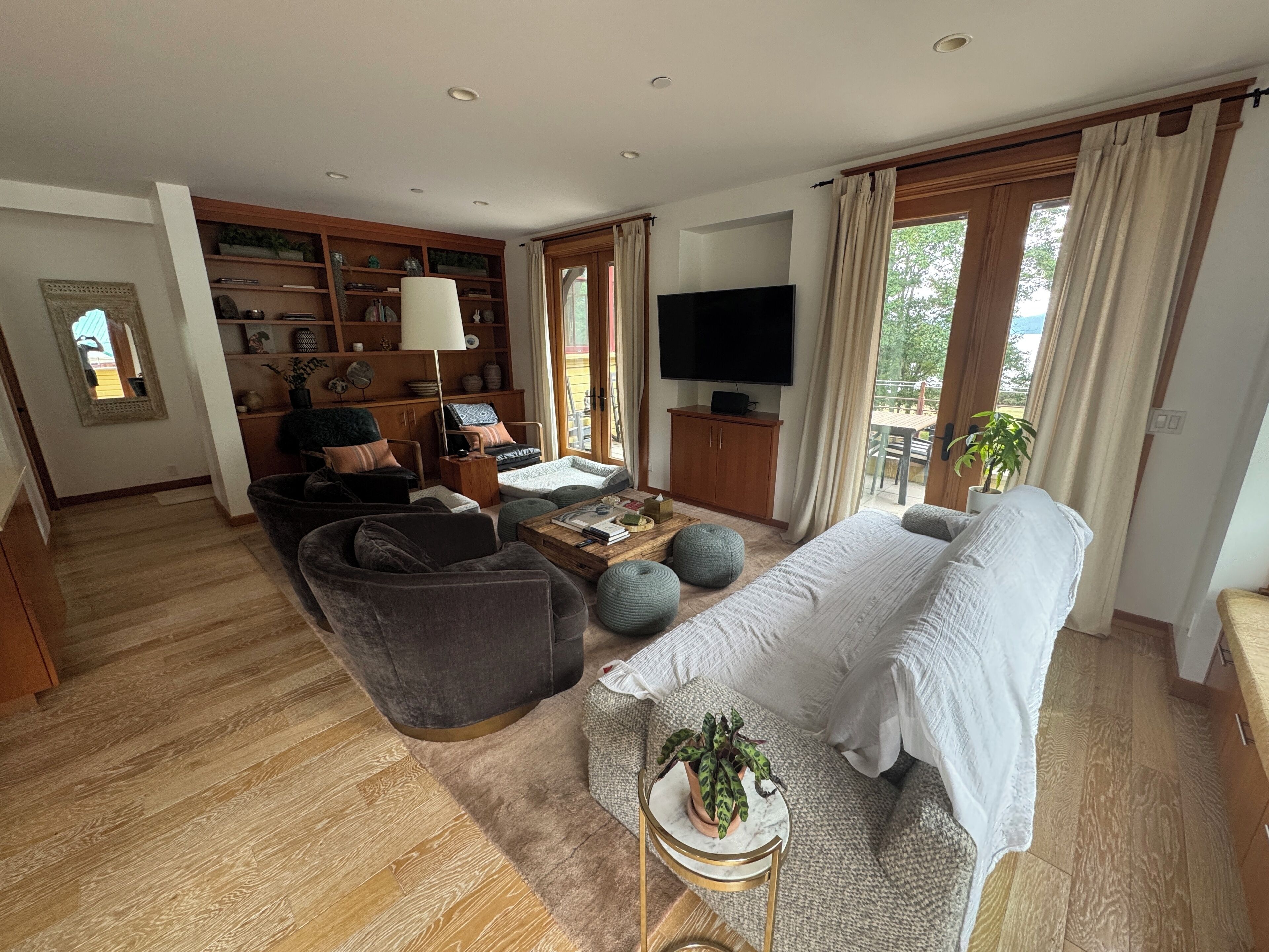 2 chambres, fer et planche à repasser, Wi-Fi, draps fournis