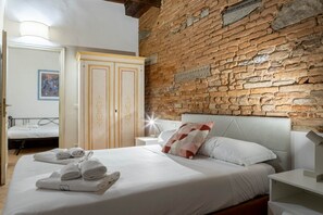 Tabla de planchar con plancha 