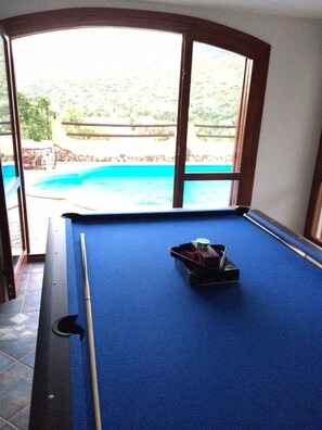 Games room - VILLA VITTORIA WITH  LARGE HEATED WHIRLPOOL WITH JACUZZI -BEACH AND SEA VIEW (Torre delle Stelle)