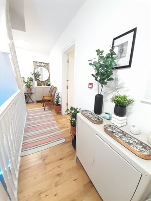 Interior - Room 1 in Camden Parkway (London)