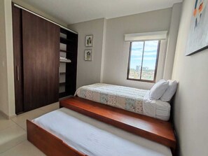 3 bedrooms, iron/ironing board, Internet, bed sheets - Gorgeous 3BR Condo w/ Resort Pool in lovely Jaco (Jaco)