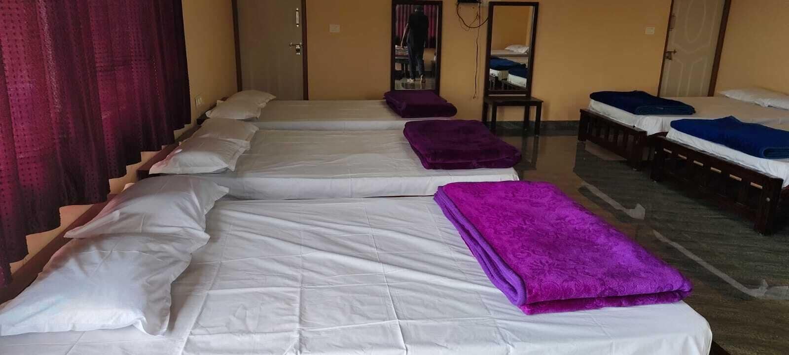 Family Studio, Hill View | Desk, laptop workspace, free WiFi