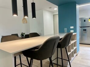 Dining - Wonderful 2-bedroom apartment in Medellín perfect for your stay (Medellín)