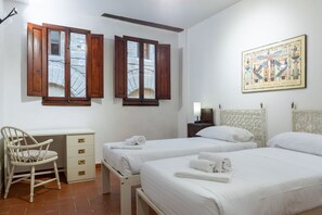 Iron/ironing board - Bargello Apartment - Florence City Center  (Firenze)