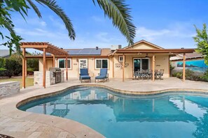 Outdoor pool - Chandler Southwest Gem w/Private Backyard Retreat! (Chandler)