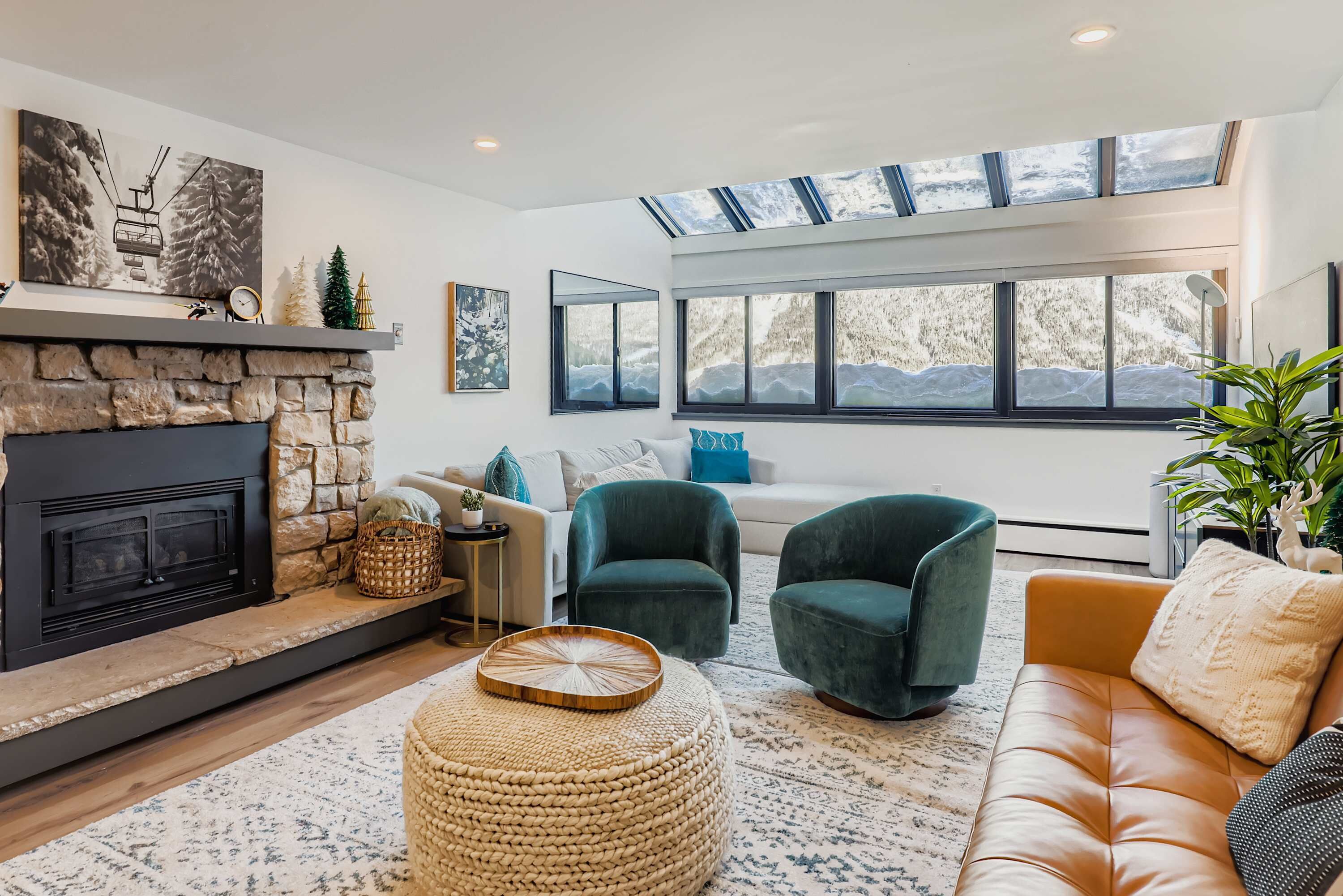 Smart TV, fireplace, video games, offices