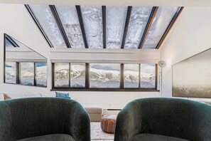 Interior - Luxury Designer Penthouse-Steps to Lifts - Views (Copper Mountain)