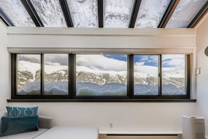 Interior - Luxury Designer Penthouse-Steps to Lifts - Views (Copper Mountain)